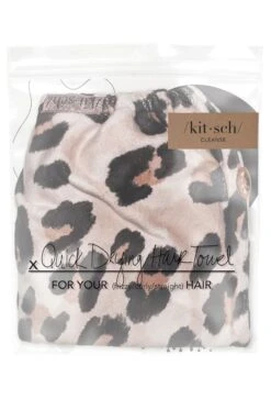 Kitsch Microfiber Hair Towel In Leopard -Modern Women Wear Kitsch Microfiber Hair Towel in Leopard2