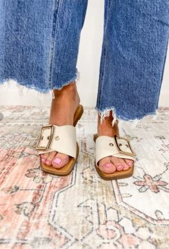 Opera Beige Sandals -Modern Women Wear Opera Off White Sandal 2