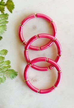 Summer Feelings Bracelet Set In Fuchsia -Modern Women Wear Summer Feelings Bracelet set in Fuschia 1