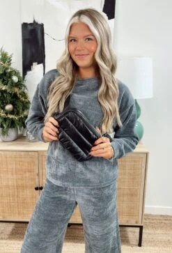 Tori Quilted Belt Bag In Black -Modern Women Wear Tori Quilted Belt Bag in Black