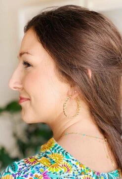 Twisted Rope Hoop Earrings -Modern Women Wear Twisted Rope Hoop Earrings Gold