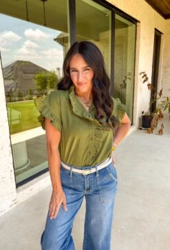 Tell Your Story Top -Modern Women Wear WEB AutumnMorningsFloralTop8 08eb952b ff91 4154 8d57 940cc5ca284b