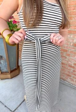 Chic In Stripes Midi Dress 12 Chic In Stripes Midi Dress -Modern Women Wear WEB ChicInStripesMidiDress2