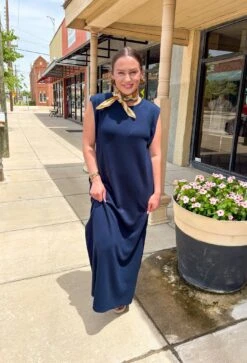 Distant Memory Midi Dress In Navy 10 Distant Memory Midi Dress In Navy -Modern Women Wear WEB DistantMemoryMidiDress4