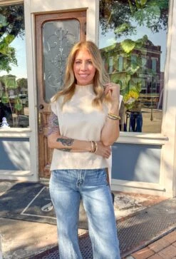 Fall In Love Short Sleeve Sweater -Modern Women Wear WEB FallInLoveShortSleeveSweater1