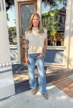 Fall In Love Short Sleeve Sweater -Modern Women Wear WEB FallInLoveShortSleeveSweater3