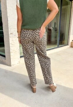 Kate Barrel Leg Jean In Leopard By Vervet 5 Kate Barrel Leg Jean In Leopard By Vervet -Modern Women Wear WEB KateBarrelJeaninLeopardbyVervet1