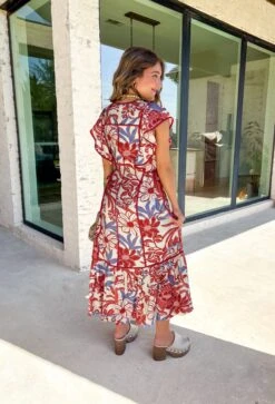 Lost In Time Floral Midi Dress 13 Lost In Time Floral Midi Dress -Modern Women Wear WEB LostInTimeFloralMidiDress3