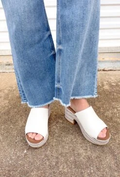 Olivia Wide Leg Jean By Vervet -Modern Women Wear WEB OliviaWideLegJeanbyVervet5