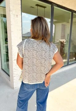 Remi Leopard Short Sleeve Sweater -Modern Women Wear WEB RemiLeopardShortSleeveSweater1 cfefbd68 9ada 48ce b5af 68979089eb03