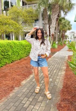 Under The Palms Button Down Top -Modern Women Wear WEB UnderThePalmsButtonDownTop4UnderThePalmsButtonDownTop6