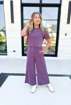 Z SUPPLY Sway Cropped Tee In Cocoa Berry -Modern Women Wear WEB zsupplyswaycroppedteeincocoaberry7