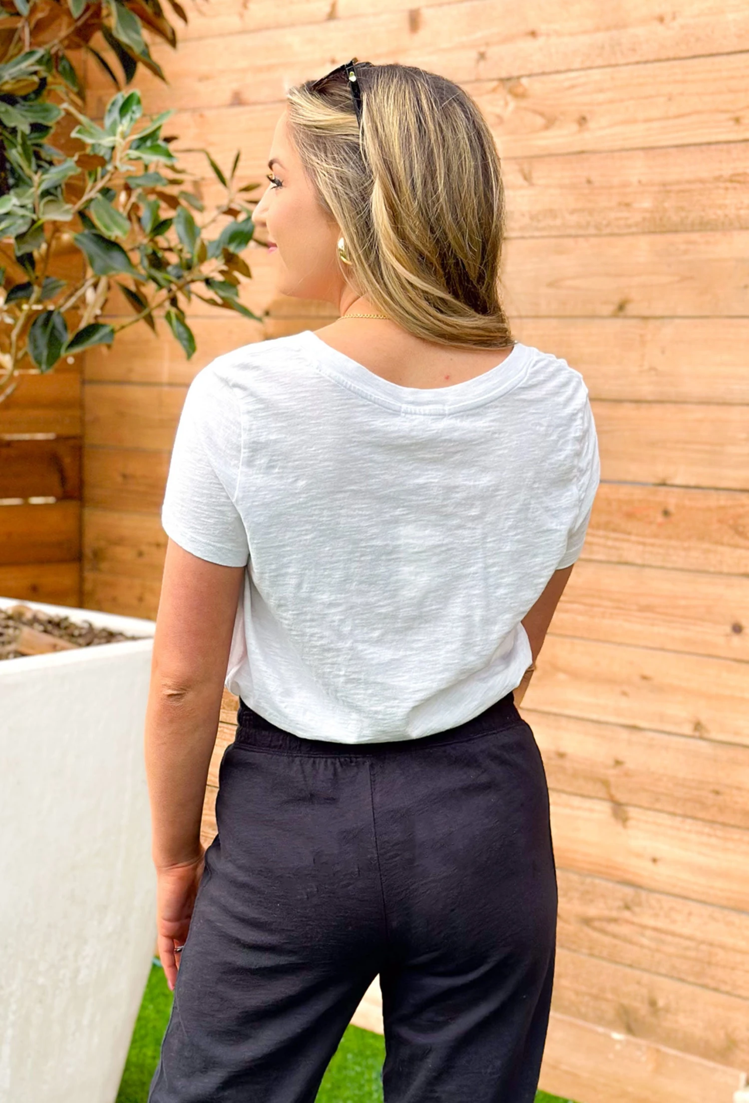 Z SUPPLY Asher V-Neck Tee In White 4 Z SUPPLY Asher V-Neck Tee In White - Image 4