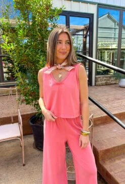 Z SUPPLY Sloane V-Neck Tank In Sunset Pink